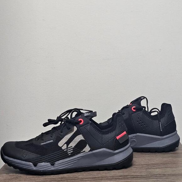 Adidas Women's 5.10 Trailcross LT Cycle Shoes Size 6.5  Black/ Grey  NWT - Picture 2 of 9